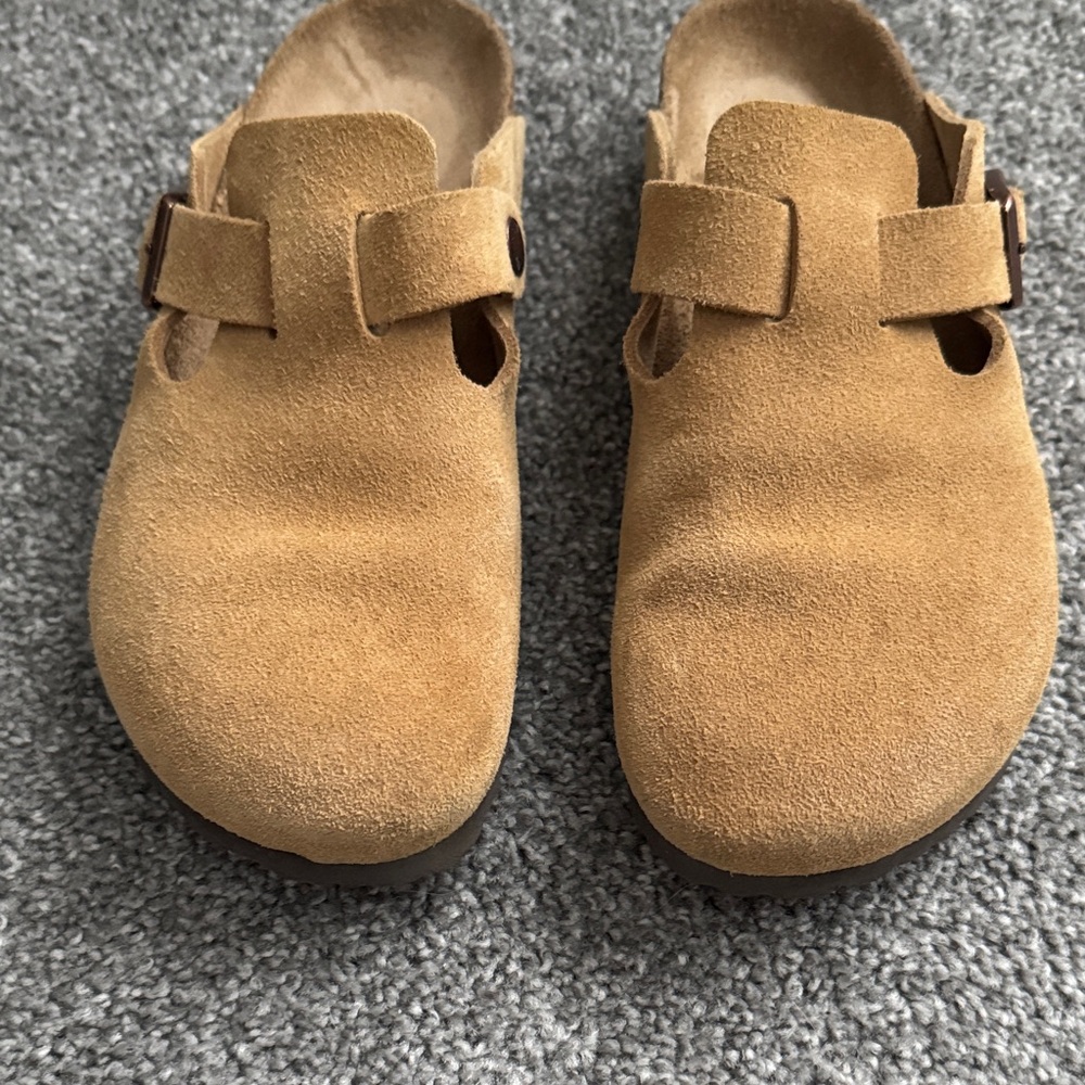 Birkenstock Women’s Tan Suede Boston Clogs